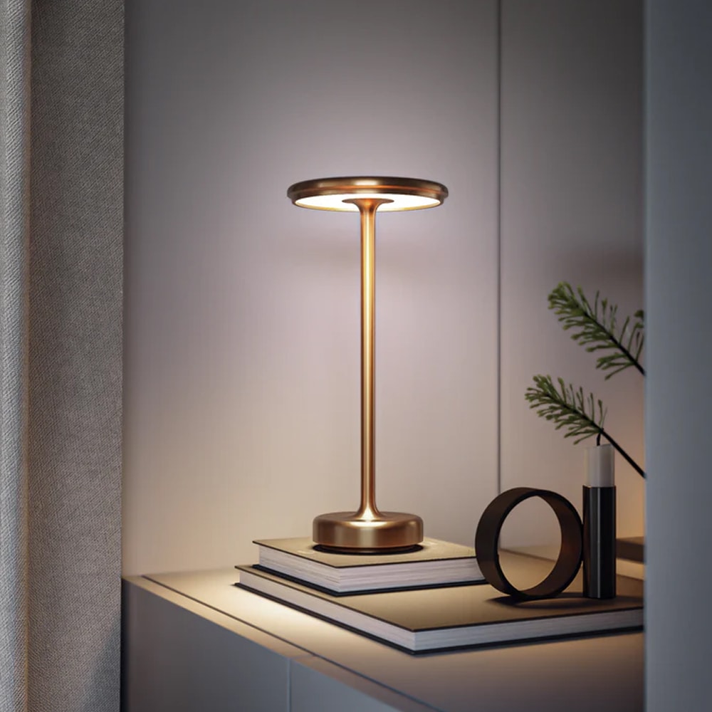 Copenhagen bordlampe med justerbar LED og genopladeligt batteri - Guld