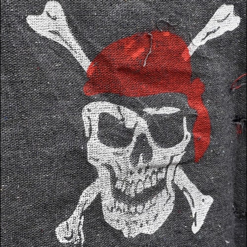 Piratflag Halloween Jolly Skull 76x90cm - Køb på